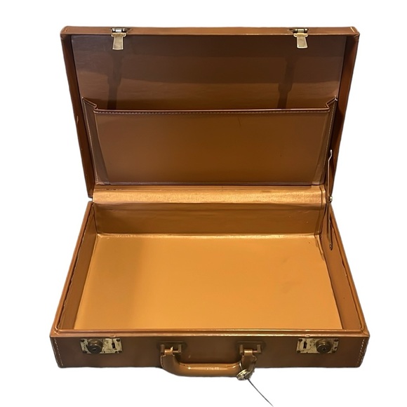 Genuine leather tan hard side briefcase, Briefcase with folders. - Picture 5 of 5